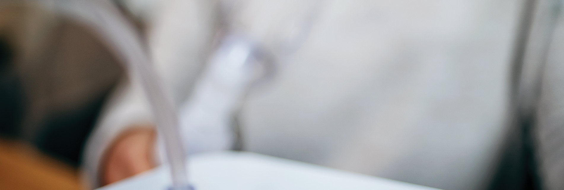 InUse_NEB 200_woman-detail